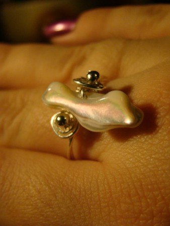 Vylovena z dna oceanu.../ Taken from the bottom of the ocean...