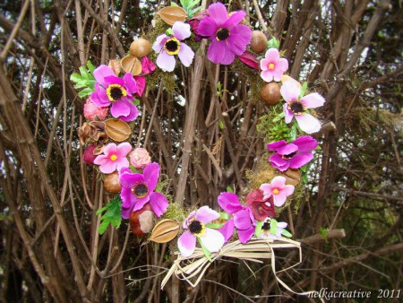 Upletene v kvetinovom haji...